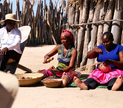 Ongula Village Homestead Lodge - Enjoy